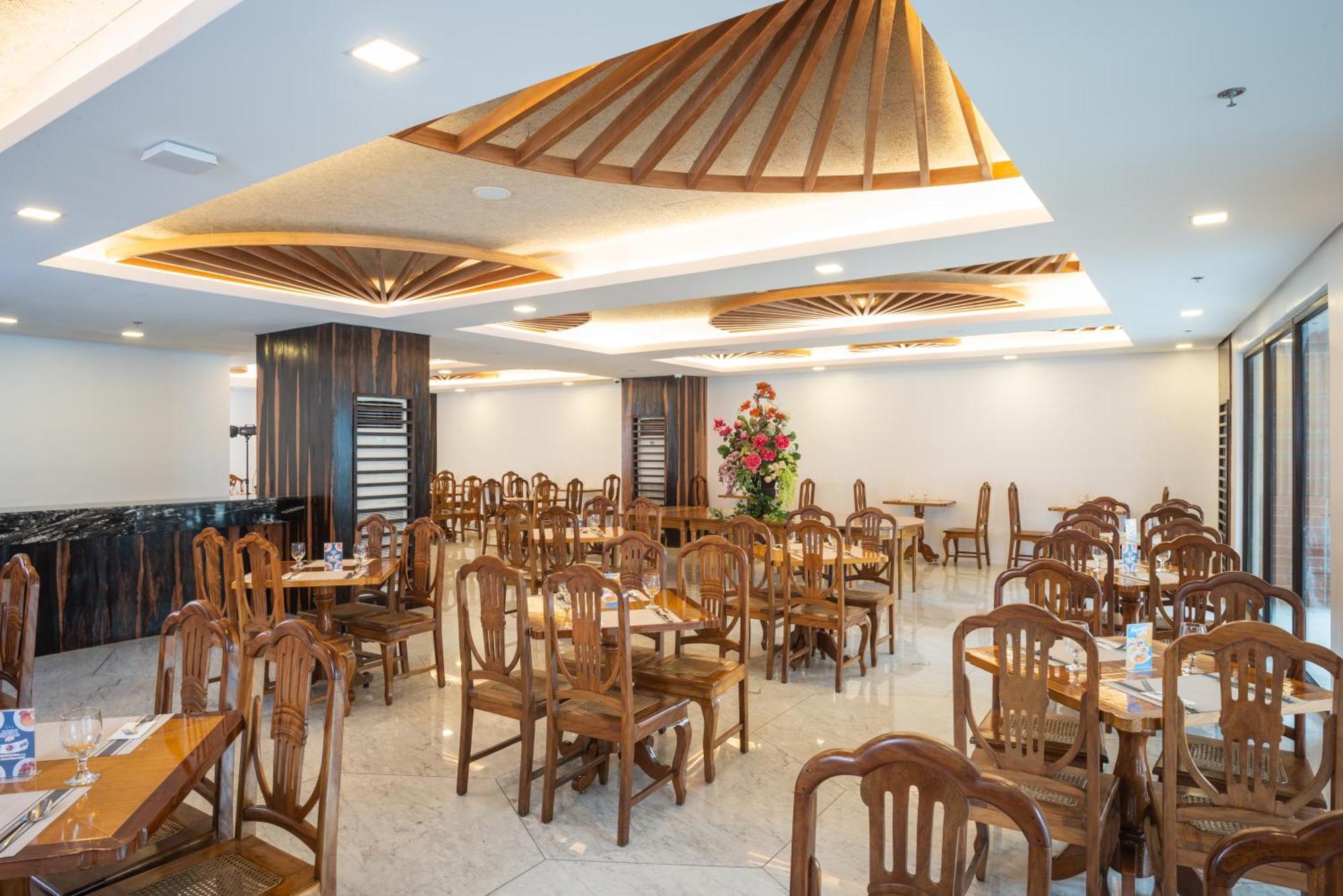 Kabayan Hotel Pasay Exterior foto