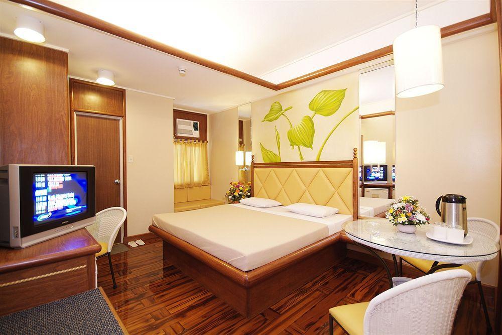 Kabayan Hotel Pasay Exterior foto